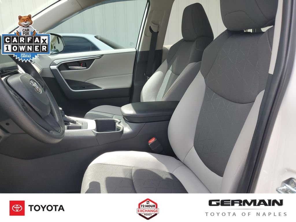Used 2025 White Toyota XLE image 19