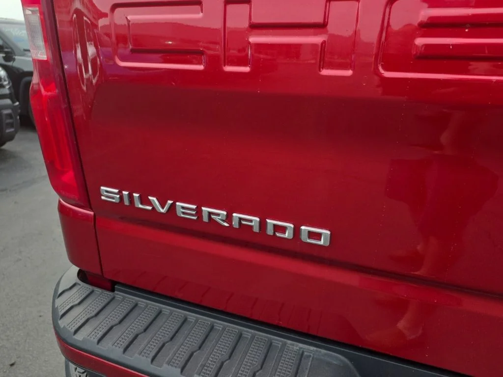 Used 2023 Red Chevrolet RST image 25