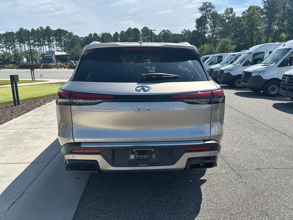 Used 2024 Silver INFINITI LUXE image 6