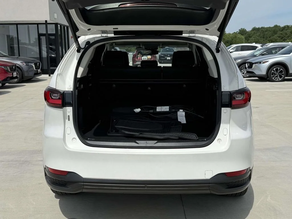 Used 2024 White Mazda Preferred image 32