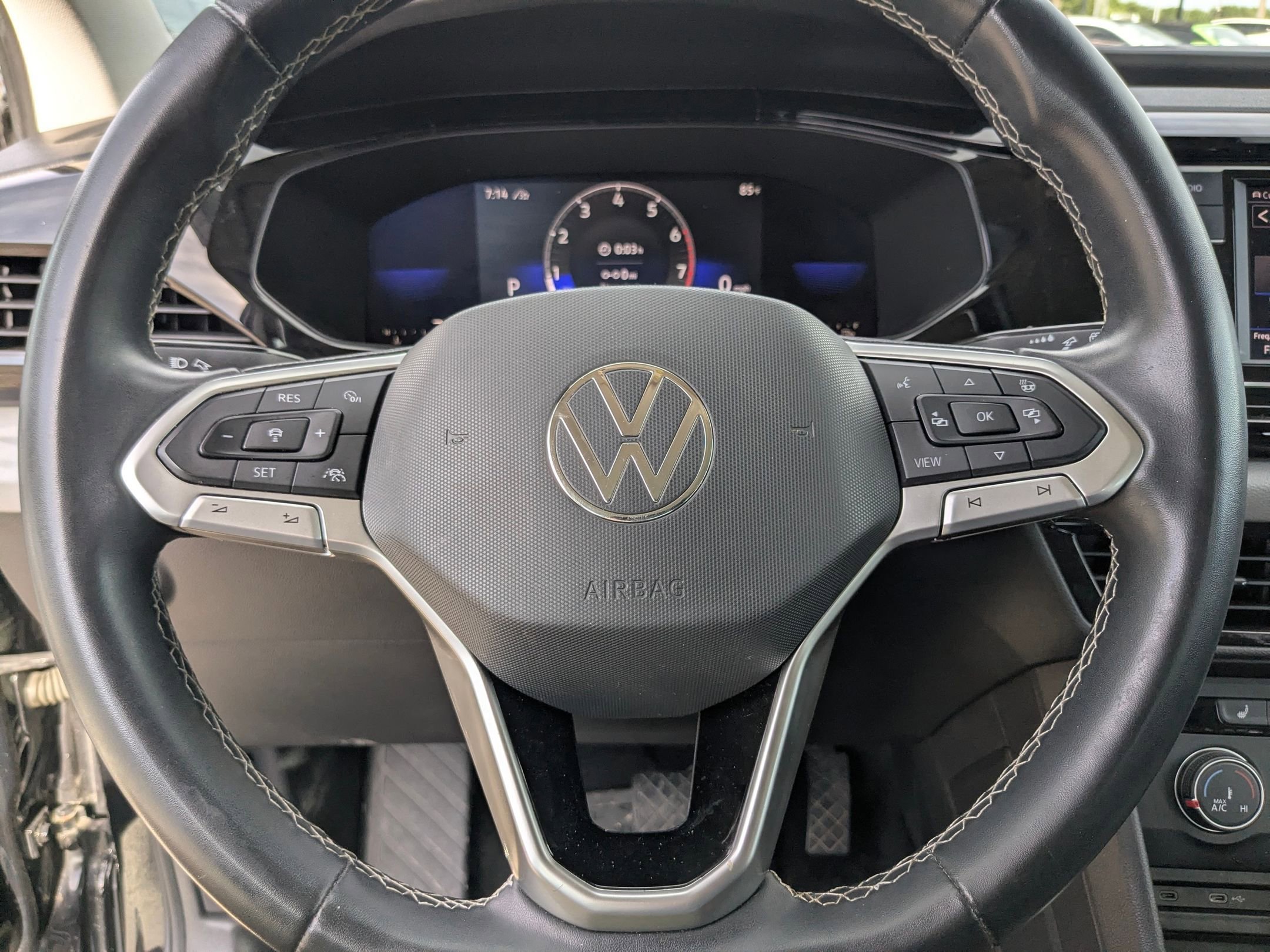 Certified Used 2022 Deep Black Volkswagen S image 14