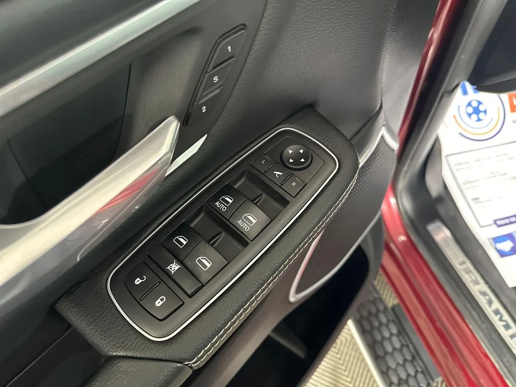 Used 2020 Delmonico Red Pearl Ram Laramie image 16