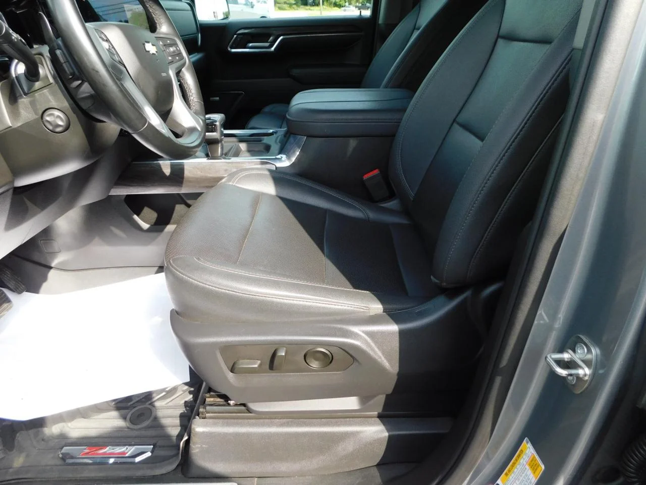 Used 2023 Silver Chevrolet 4WD CREW CAB 147 in LTZ image 32
