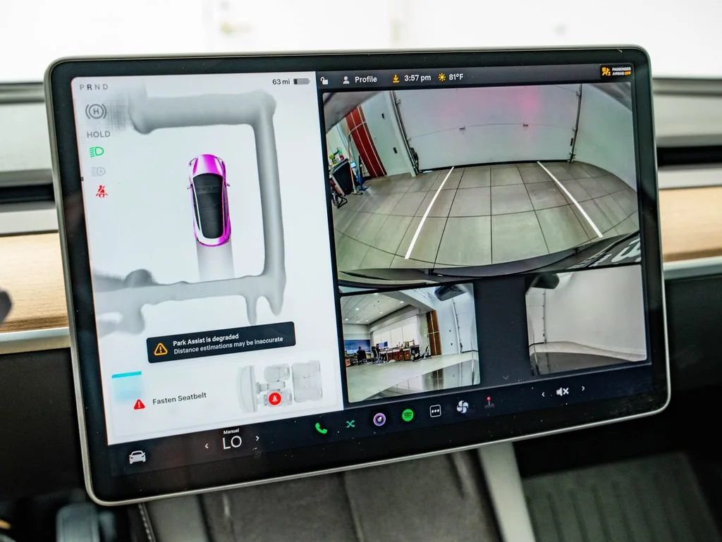 Used 2023 Black Tesla  image 30