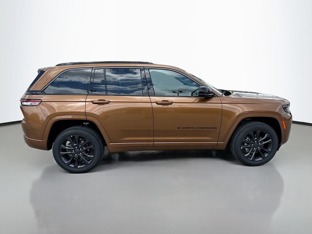 New 2026 Copper Shino Metallic Clear-Coat Exterior Paint Jeep Limited Reserve image 3