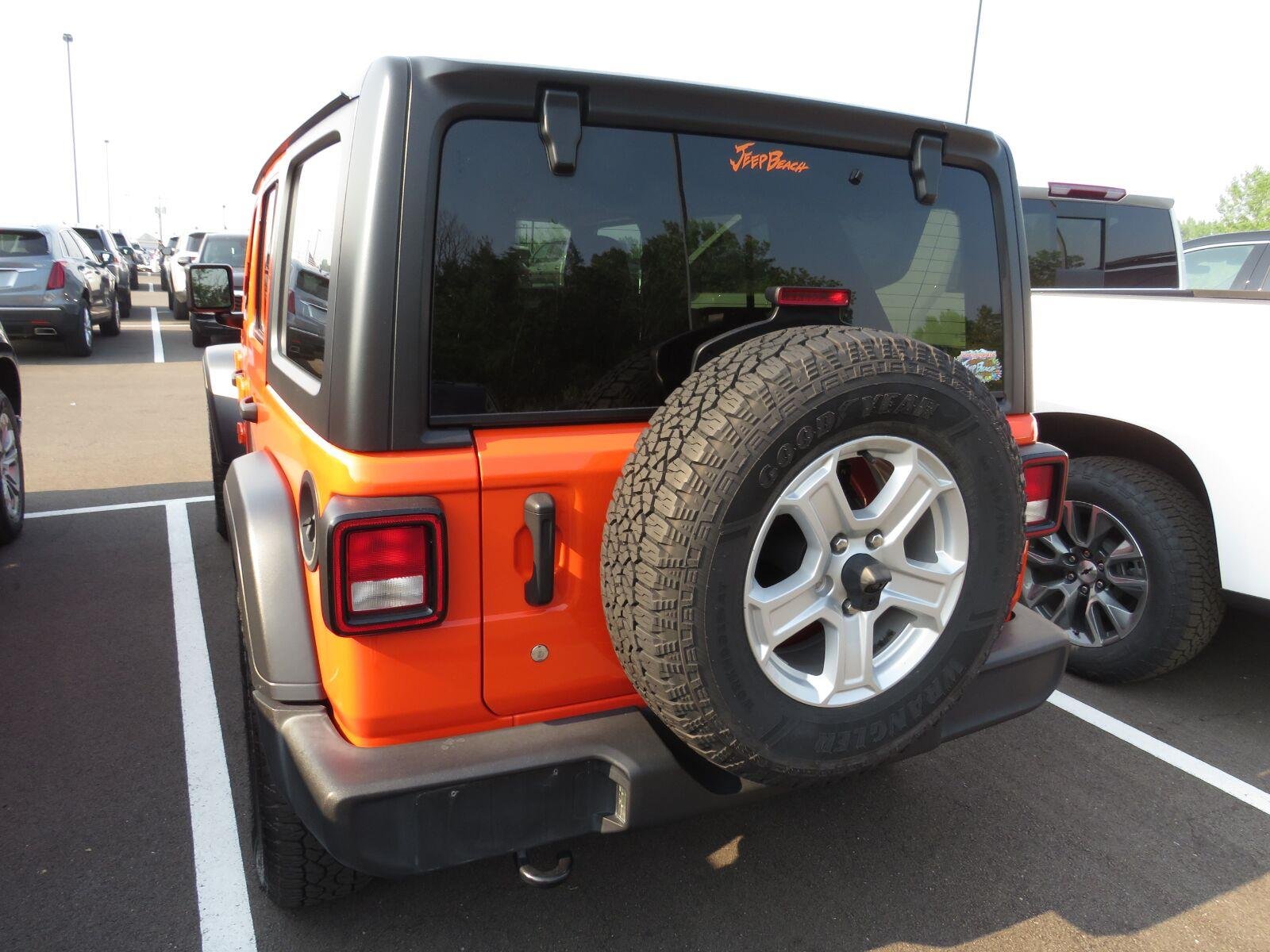 Used 2020 Punkn Metallic Clearcoat Jeep Sport S image 10