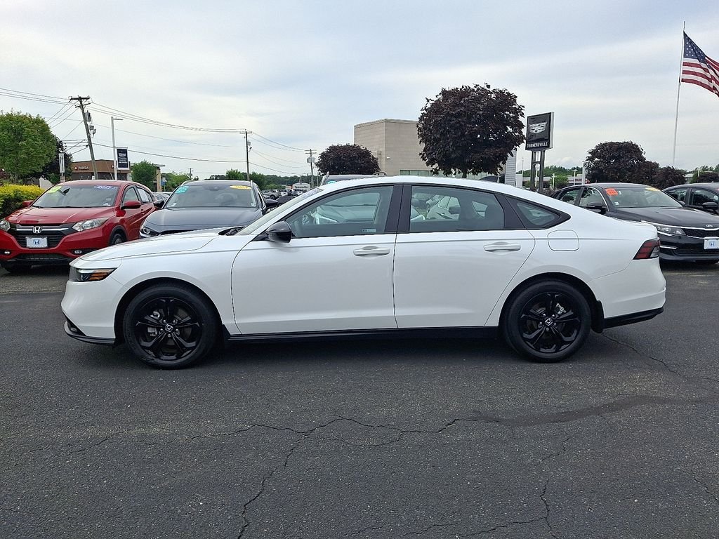 Certified Used 2025 Platinum White Pearl Honda 1.5T SE image 7