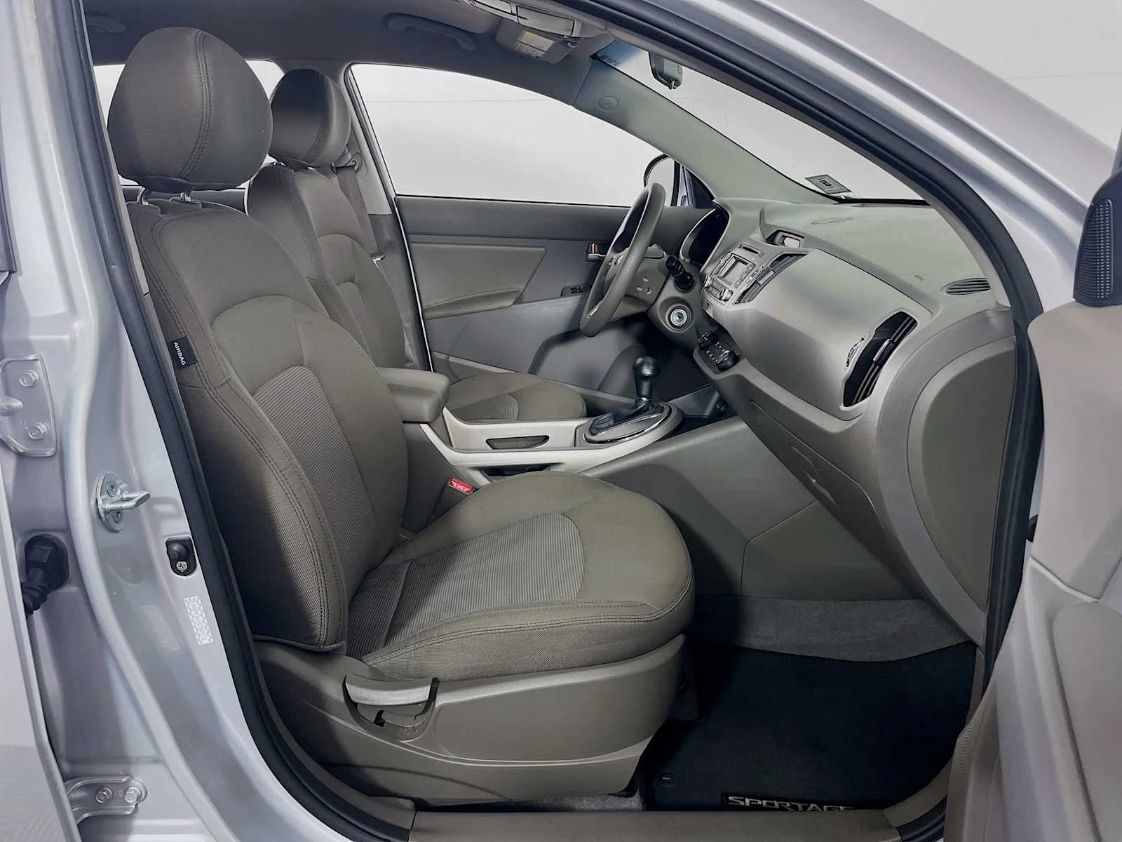 Used 2016 Bright Silver Kia LX image 24