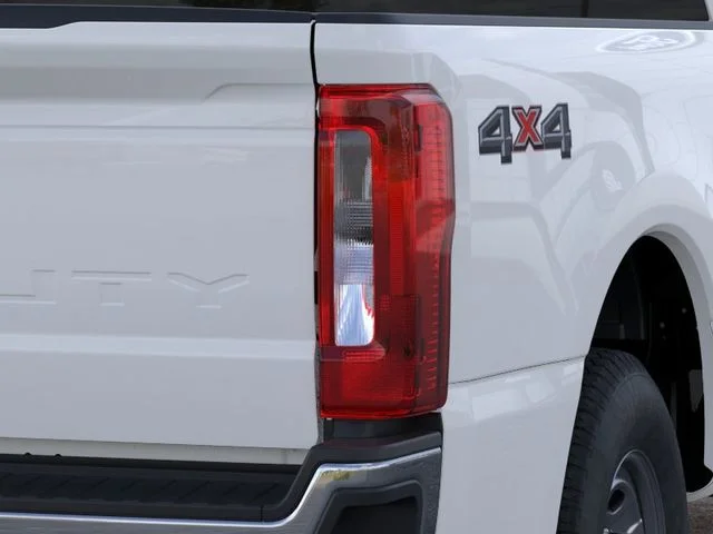 New 2026 Oxford White Ford XL image 21