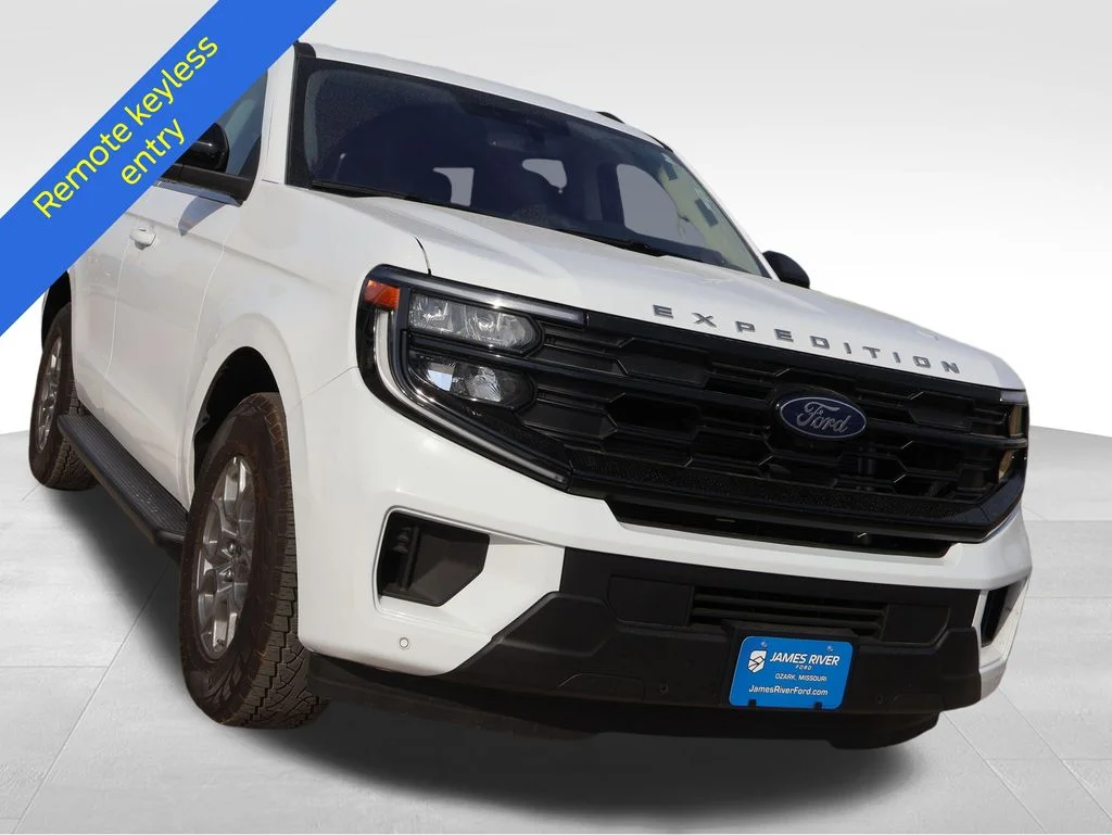 Certified Used 2025 Oxford White Ford Active image 7