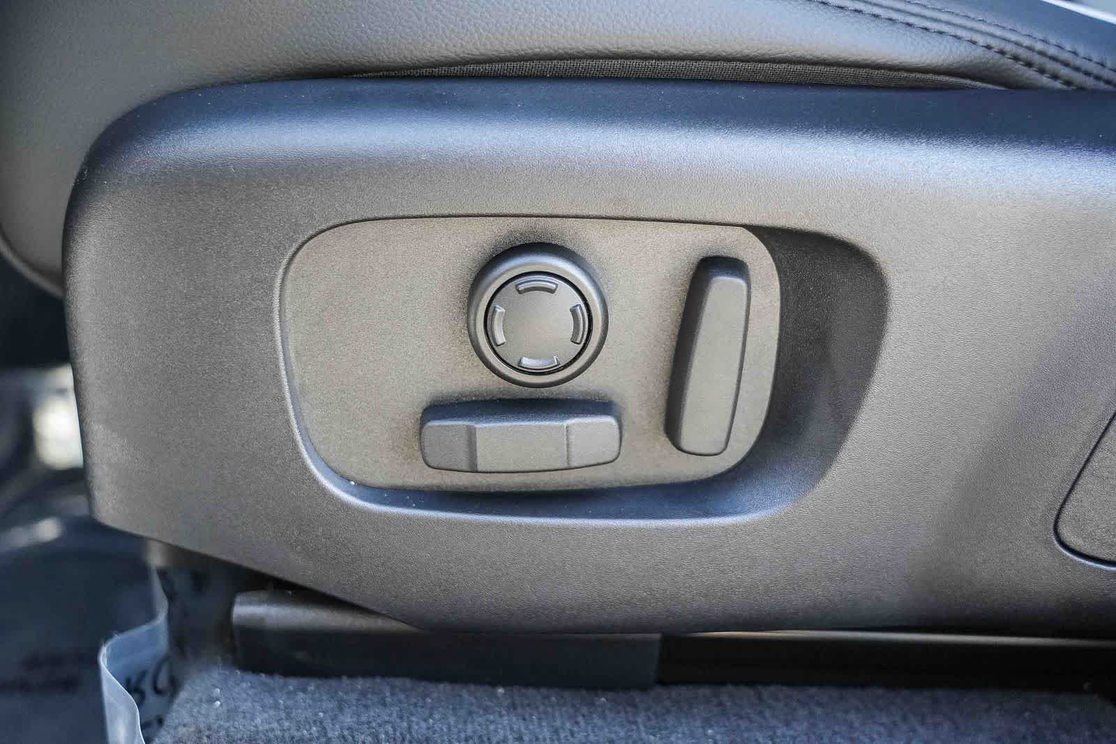New 2026 Santorini Black Land Rover Dynamic SE image 21