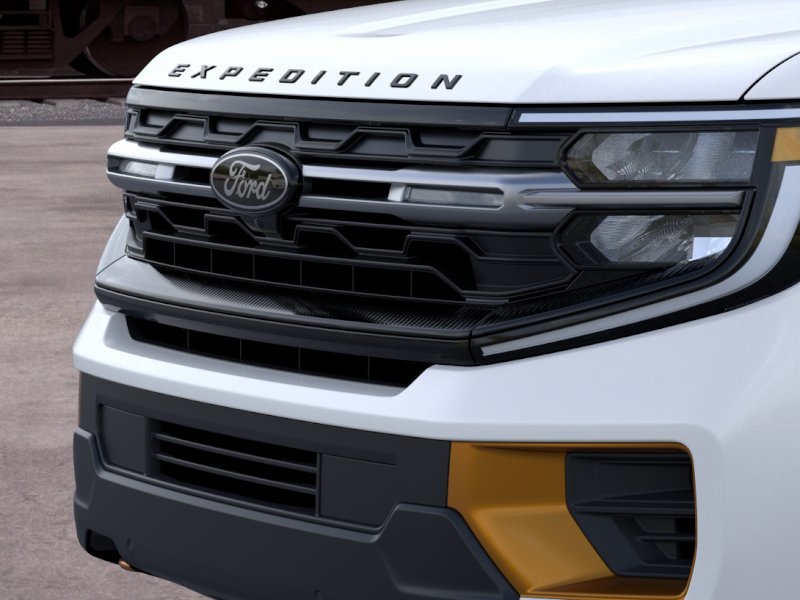 New 2026 Star White Metallic Tri-Coat Ford Tremor® image 17