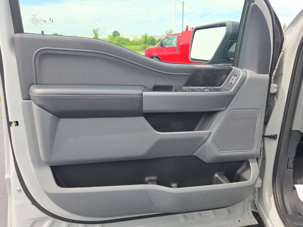 Used 2023 White Ford XLT image 19