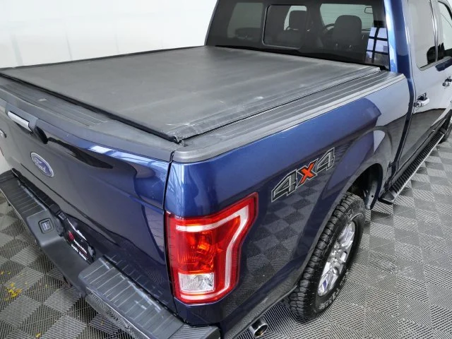 Used 2015 Blue Ford XLT image 10