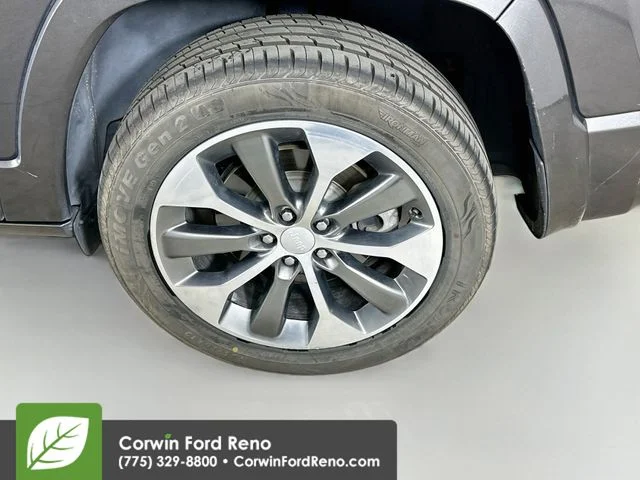 Used 2019 Granite Crystal Clearcoat Metallic Jeep Overland image 35