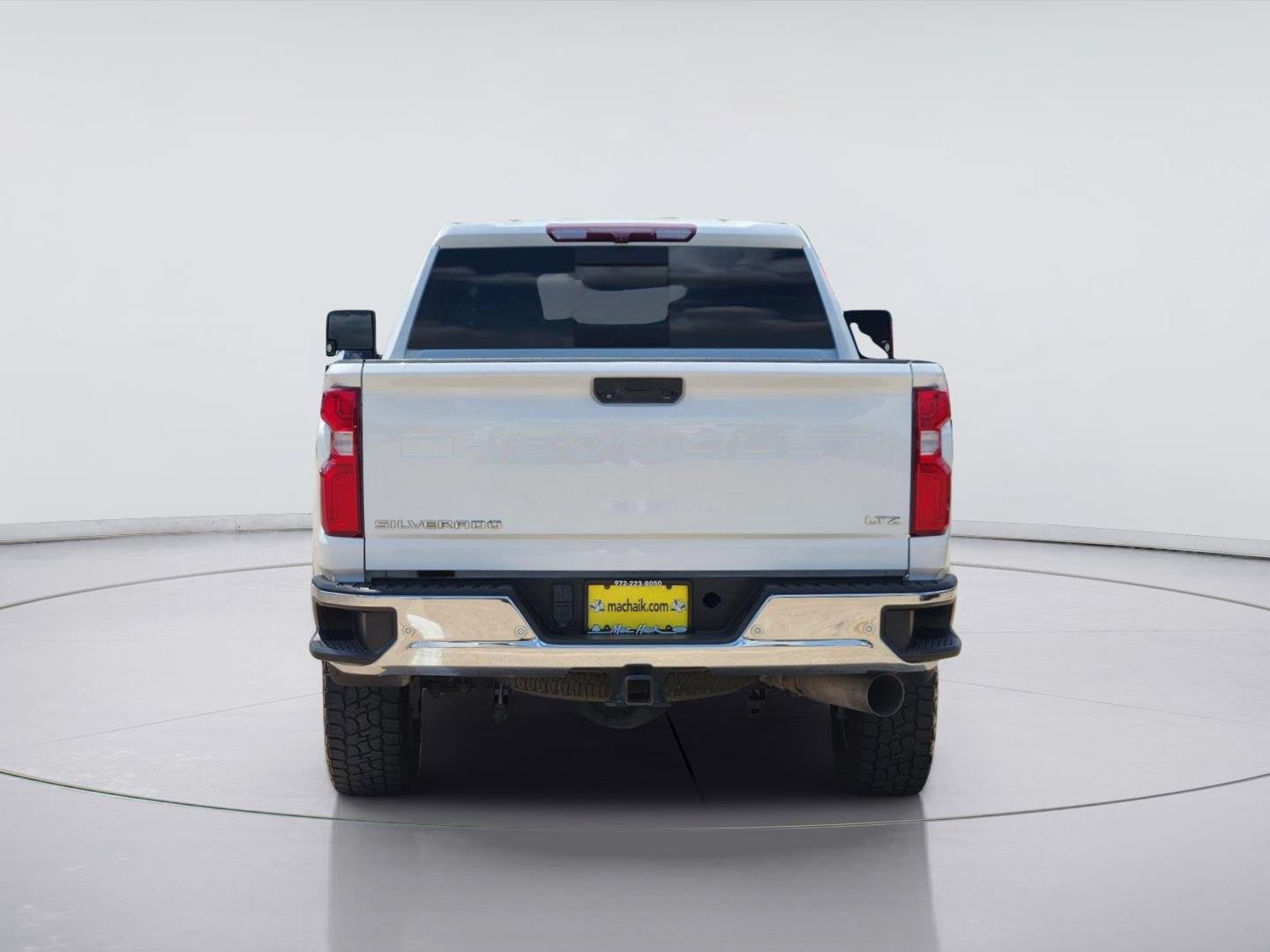 Used 2022 Summit White Chevrolet LTZ image 5