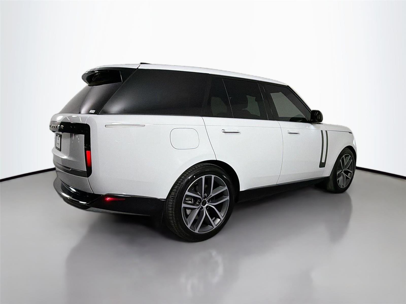 2026 Land Rover Range Rover SE - Photo 5