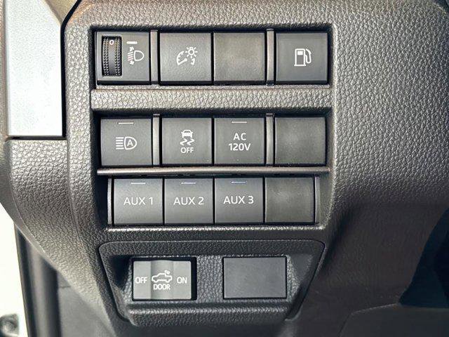 Used 2025 White Toyota  image 68