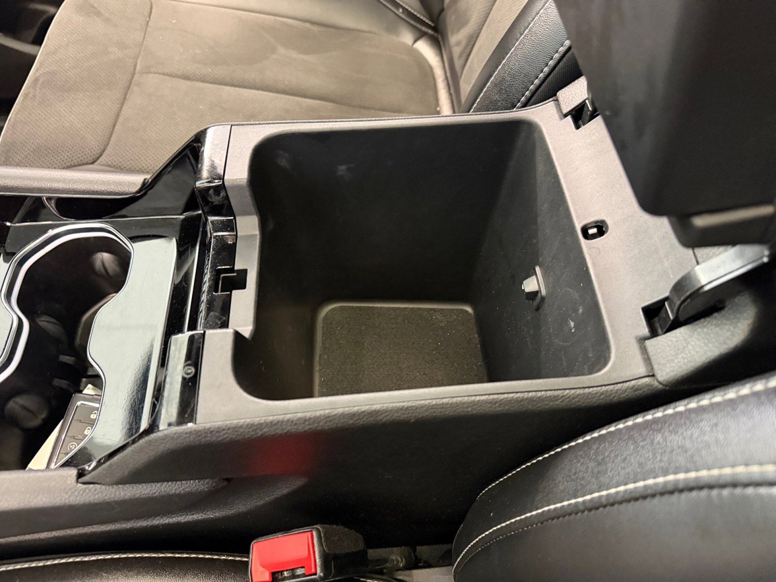 Certified Used 2023 Bright White Clearcoat Jeep Altitude image 18
