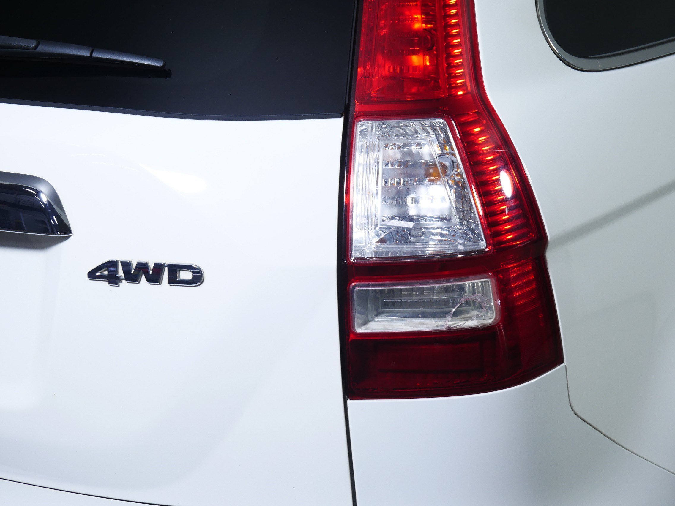 Used 2011 White Honda EX image 17
