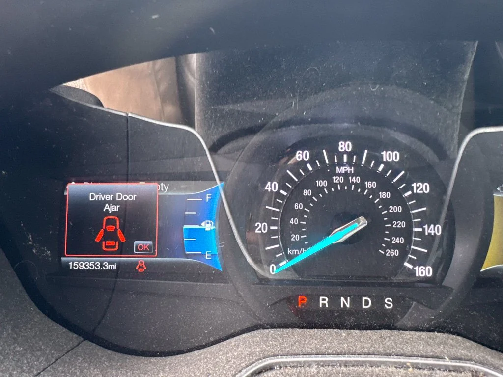 Used 2018 Blue Ford SE image 13