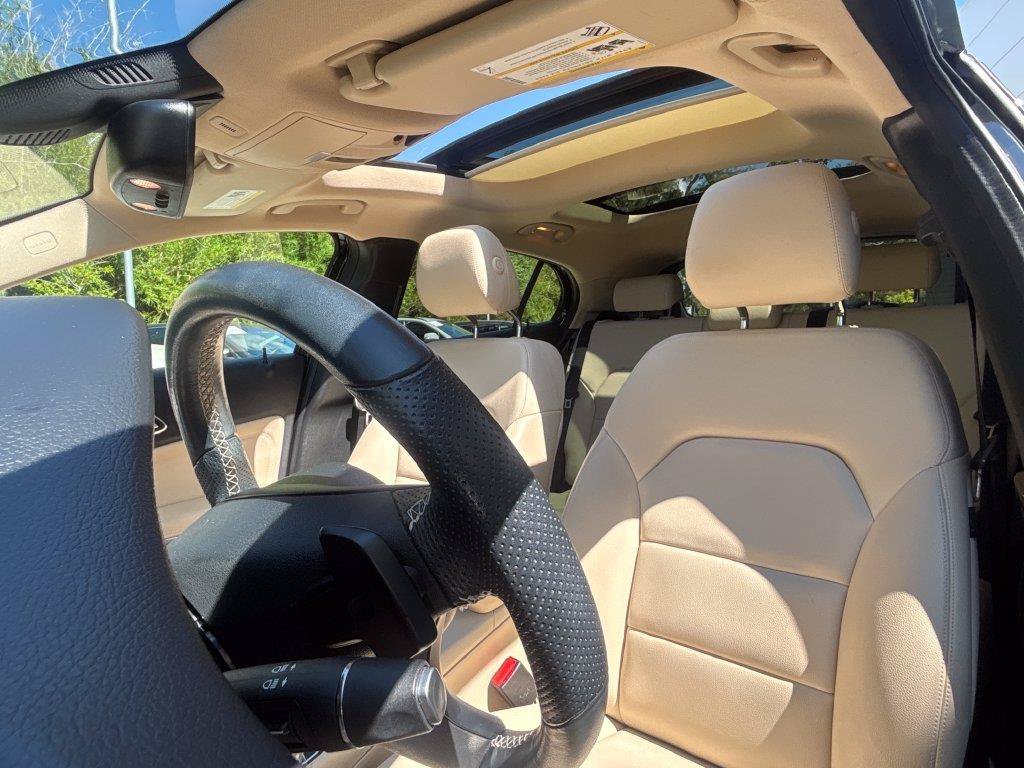 Used 2019 Black Mercedes-Benz GLA 250 image 5