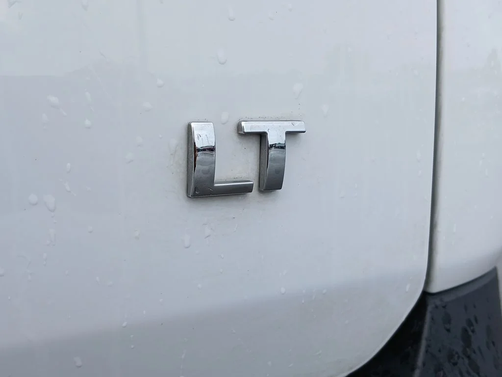Used 2023 White Chevrolet LT image 21