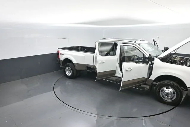 New 2026 Star White Metallic Tri-Coat Ford F-350® King Ranch® image 42