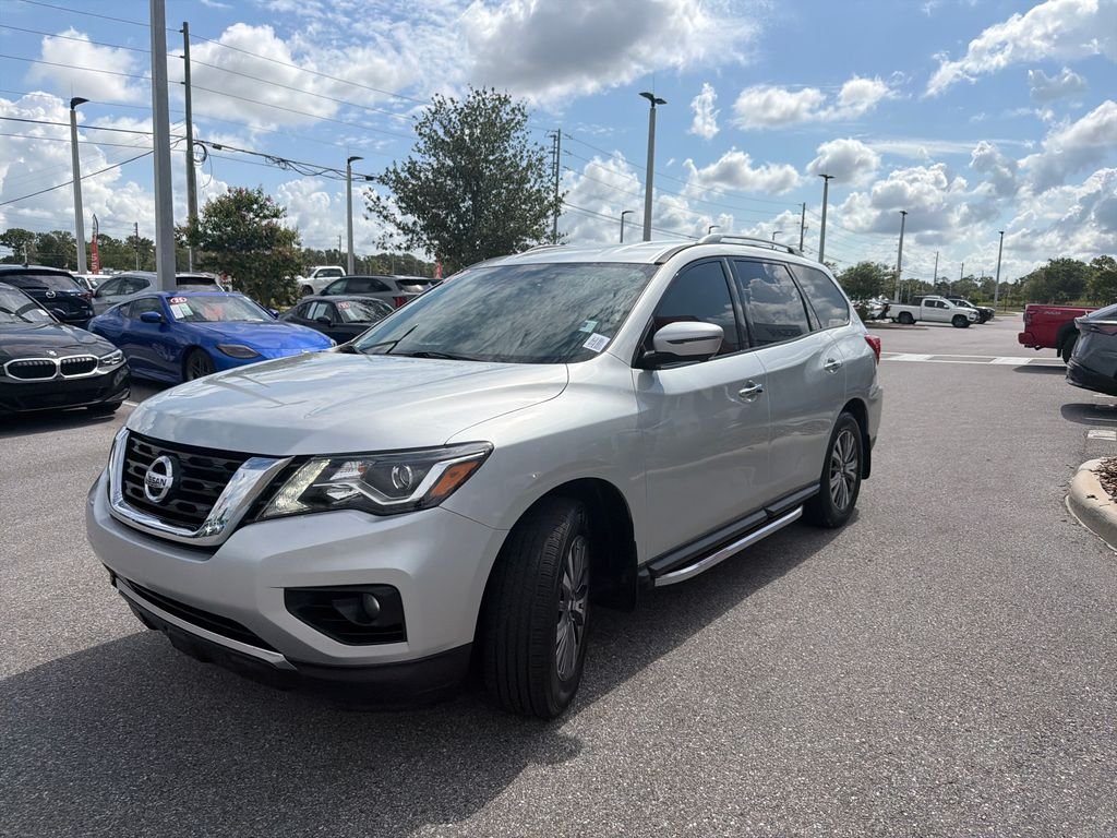 Used 2020 Silver Nissan SL image 3