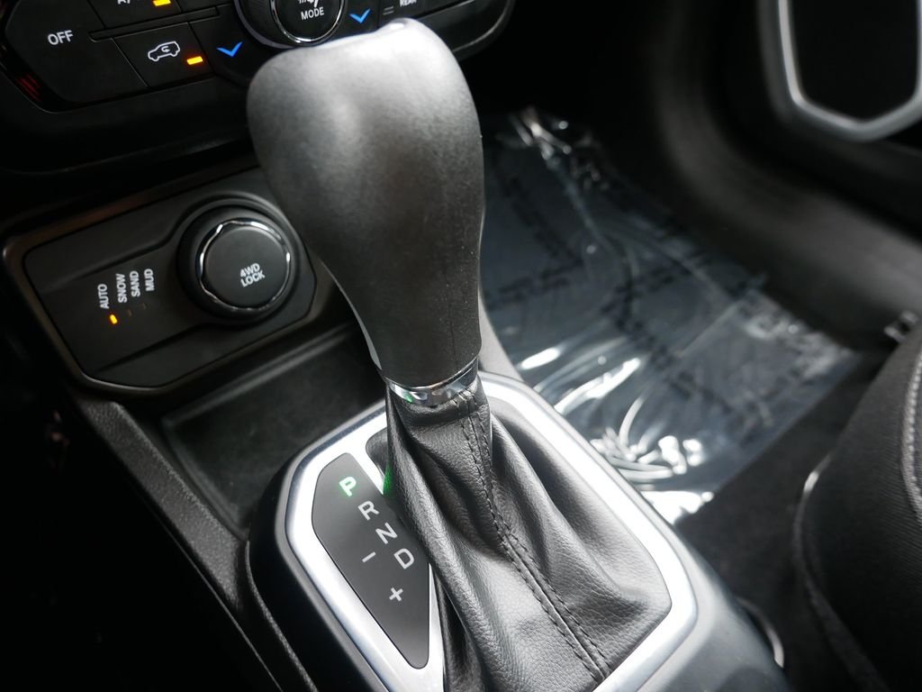 Certified Used 2020 Red Jeep Latitude image 24