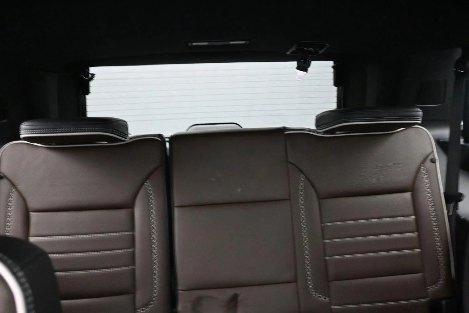 2025 GMC Yukon Denali Ultimate - Photo 19