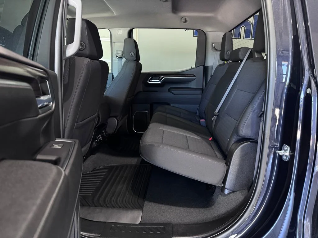 2023 Chevrolet Silverado 1500 LT - Photo 10