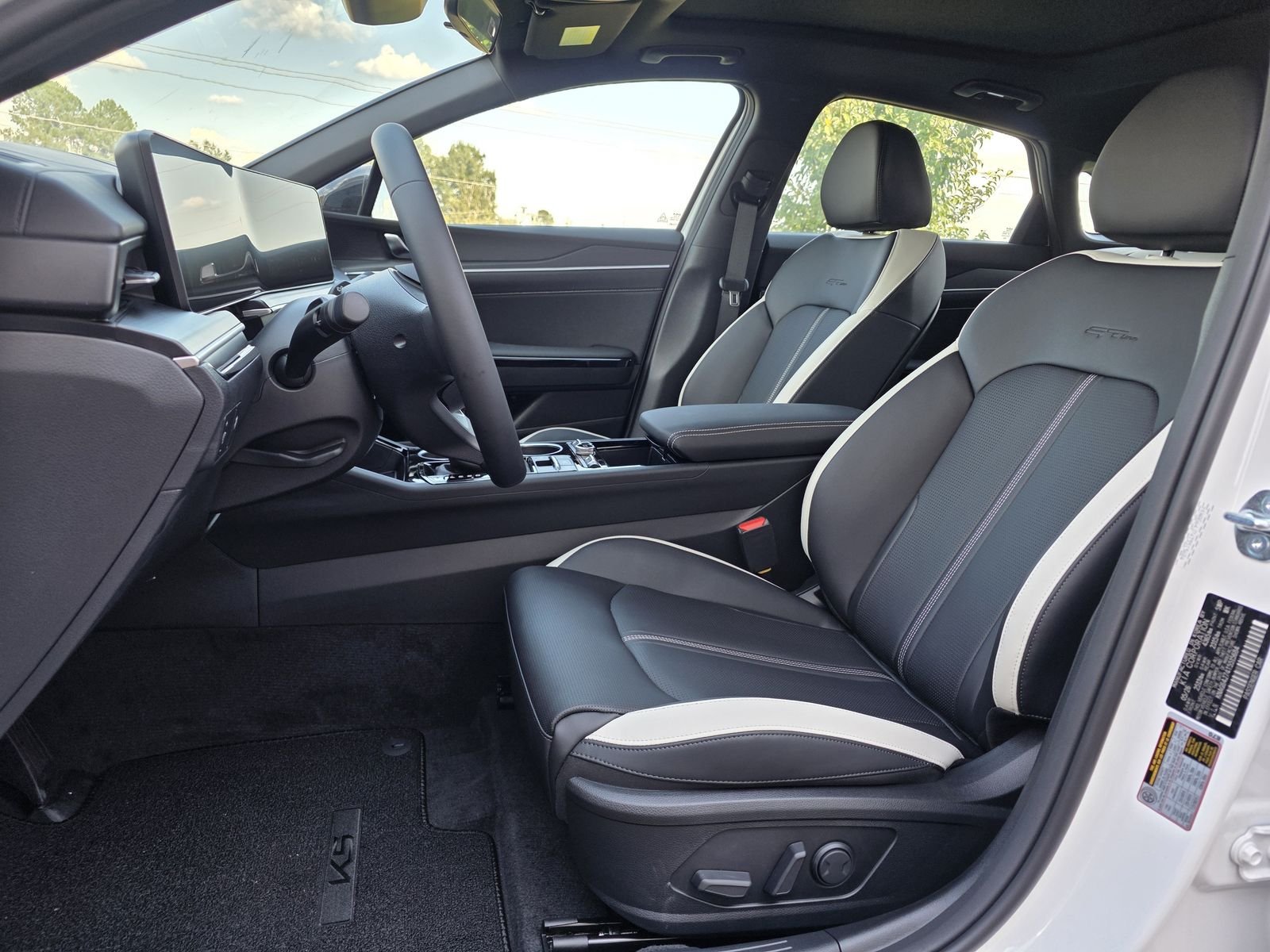 New 2026 White Kia GT-Line image 10