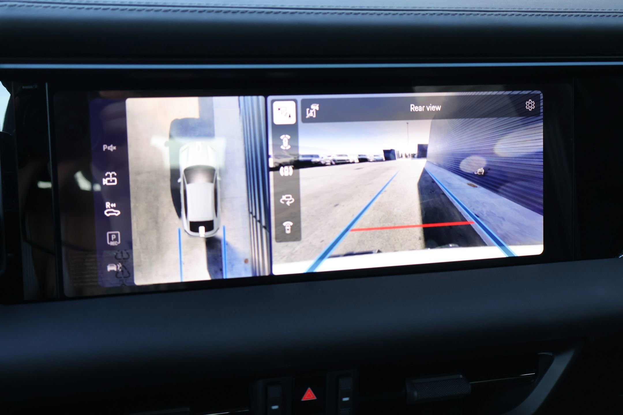 2026 Porsche Macan Turbo Electric - Photo 15