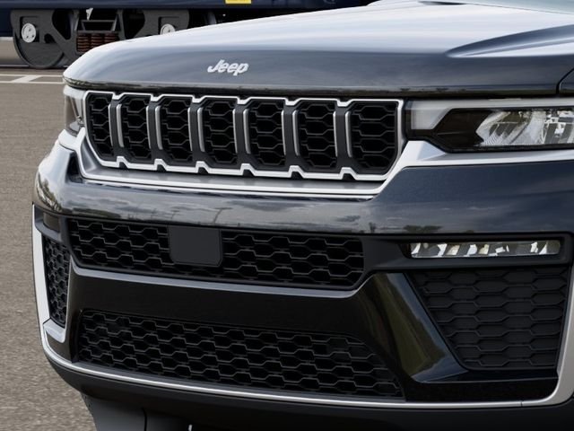 New 2026 Diamond Black Crystal Pearl-Coat Exterior Paint Jeep Limited image 12