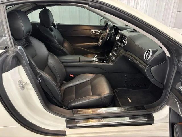 Used 2015 White Mercedes-Benz SL 400 Roadster image 27