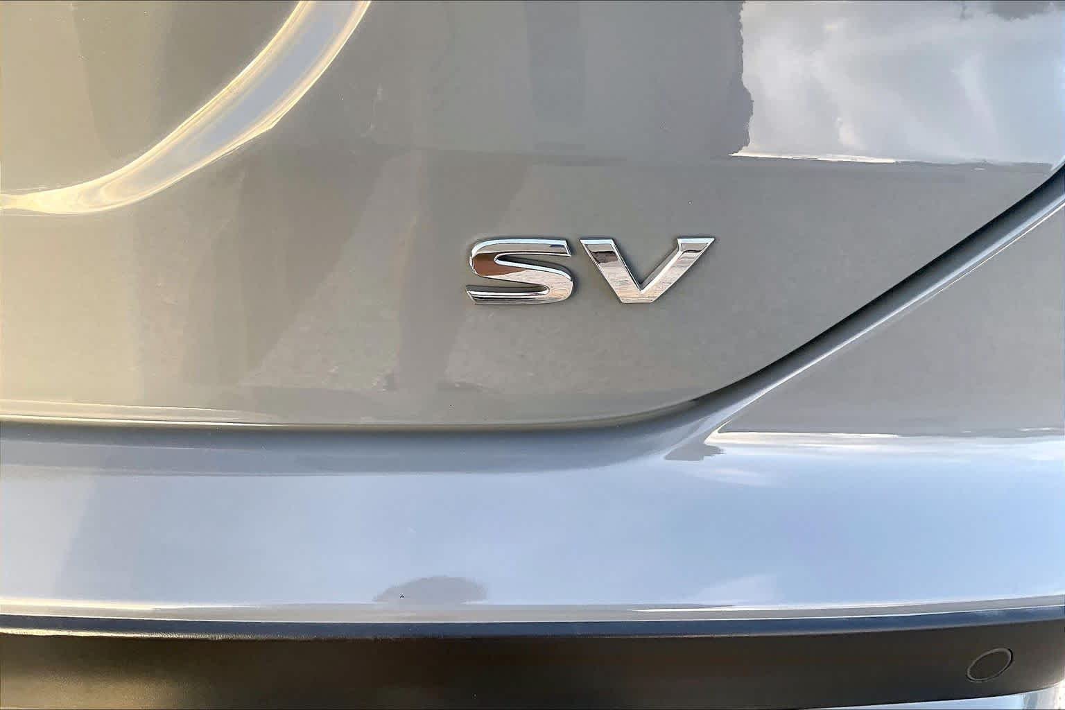 Used 2024 Gray/Super Black Nissan SV image 10