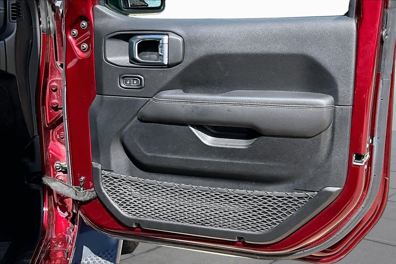 Used 2021 Snazzberry Pearlcoat Jeep Unlimited Sahara image 21