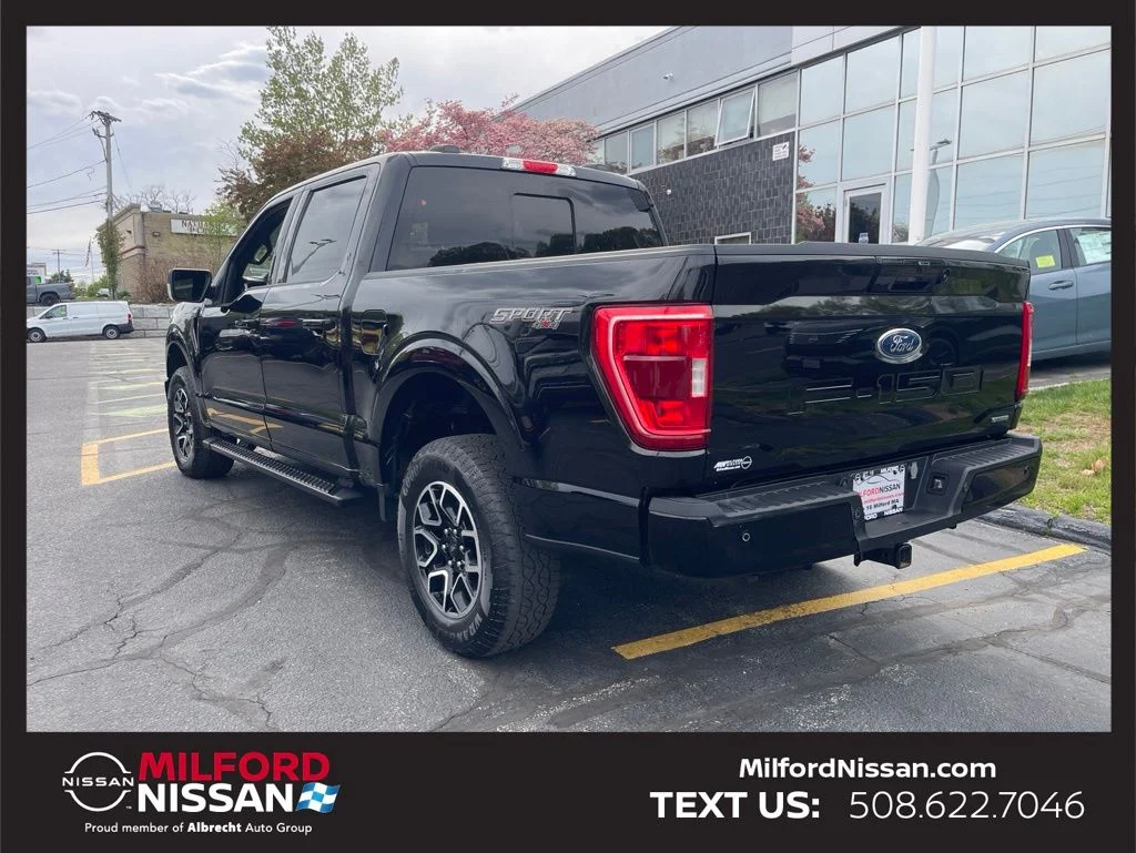 Used 2023 Black Ford XLT image 3