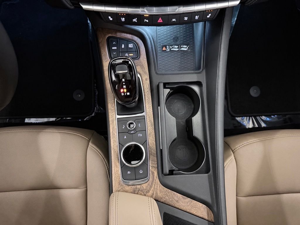 Used 2025 White Cadillac Premium Luxury image 33