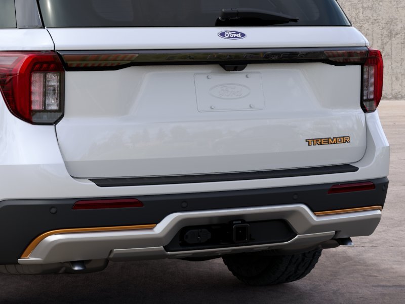 New 2027 Star White Metallic Tri-Coat Ford Tremor® image 23