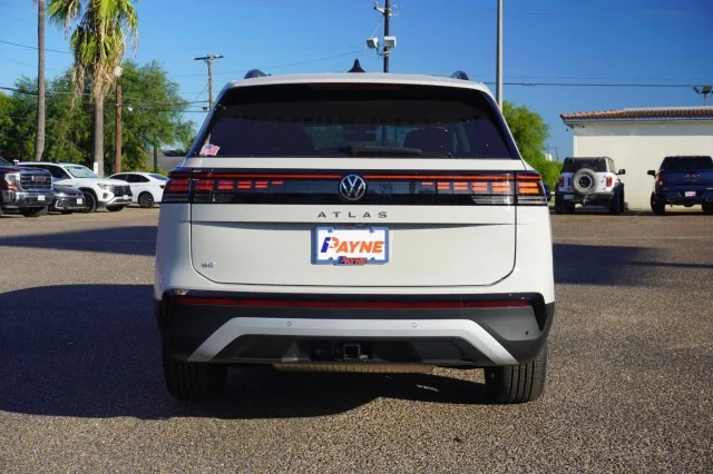 New 2027 Sandstone Volkswagen SE w/Technology image 8