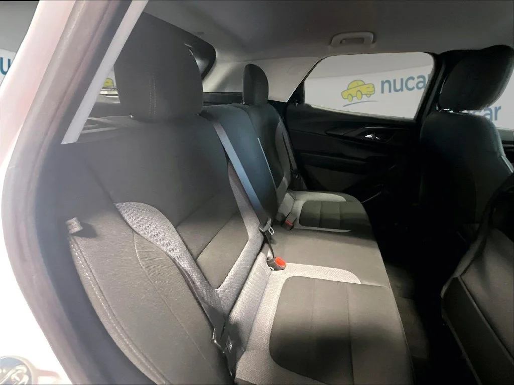 Used 2025 White Chevrolet LT image 16