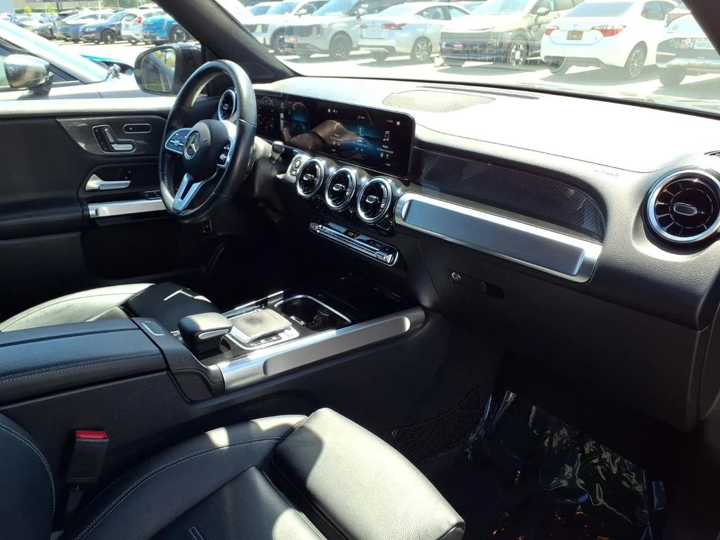 Used 2020 Black Mercedes-Benz GLB 250 image 12