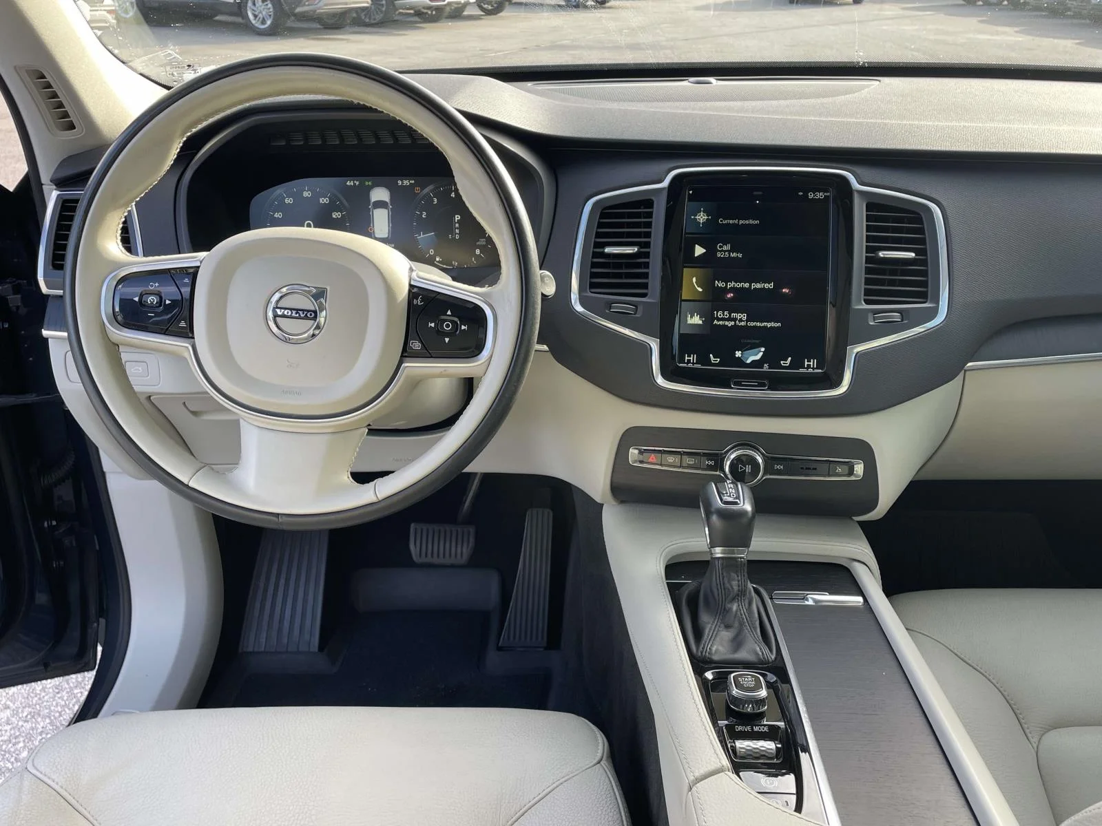 Used 2020 Denim Blue Metallic Volvo Momentum image 4