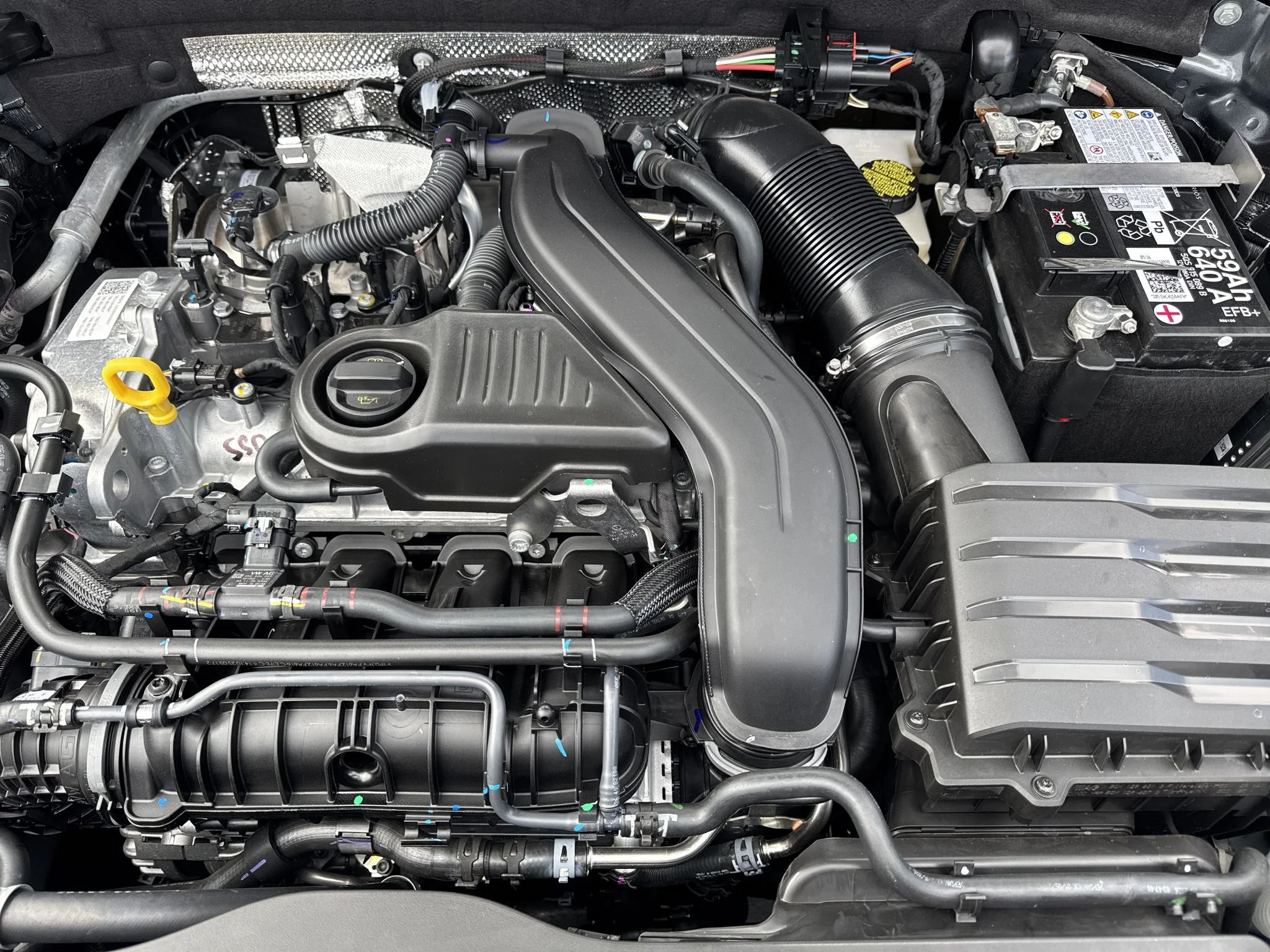 New 2026 Platinum Gray Metallic Volkswagen SE image 33