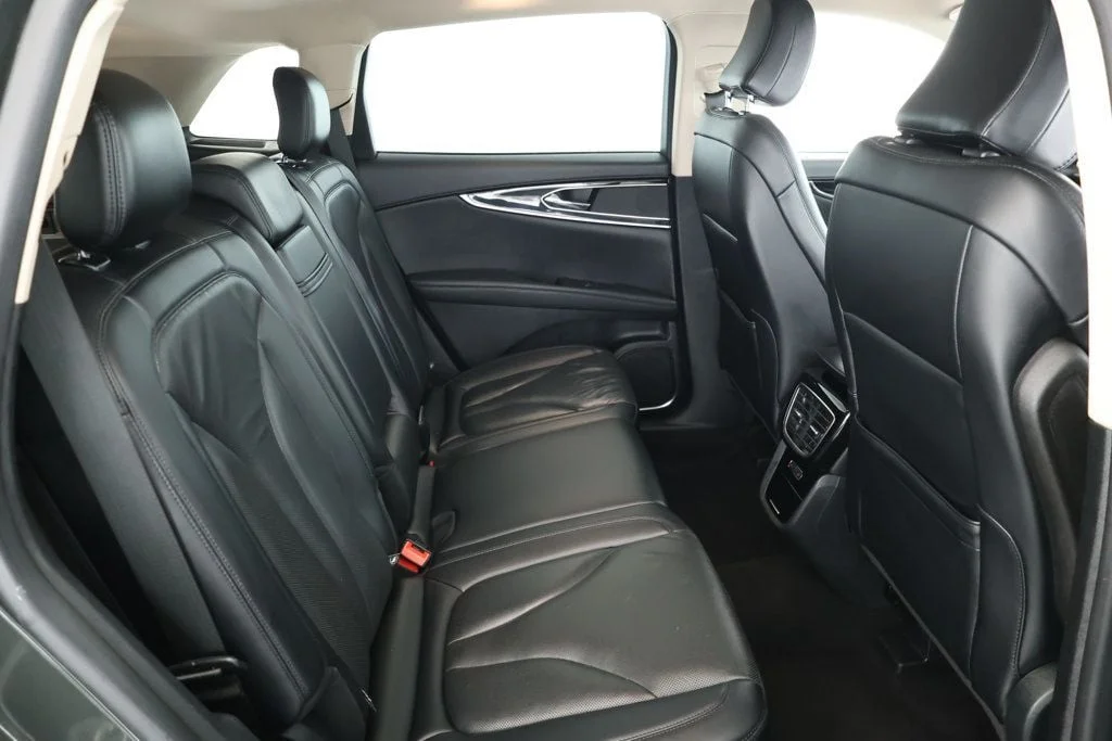 Used 2022 Gilded Green Metallic Clearcoat Lincoln Reserve AWD with Co-Pilot360 1.0 Plus Package & 20in Wheels image 22