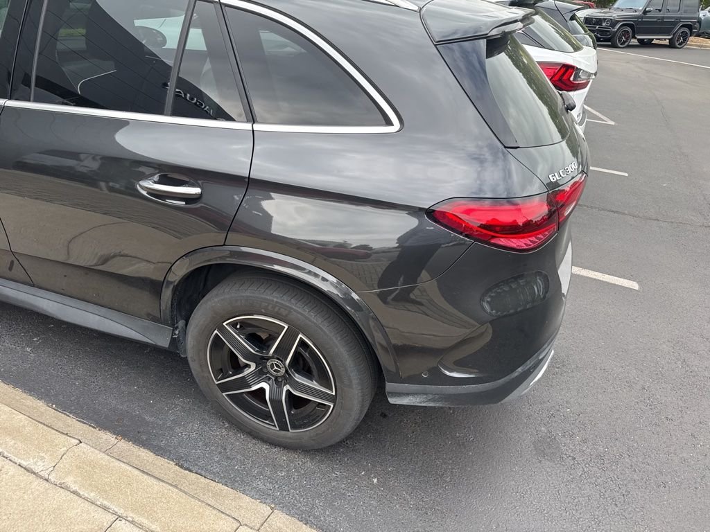 Used 2023 Graphite Gray Metallic Mercedes-Benz GLC 300 image 16