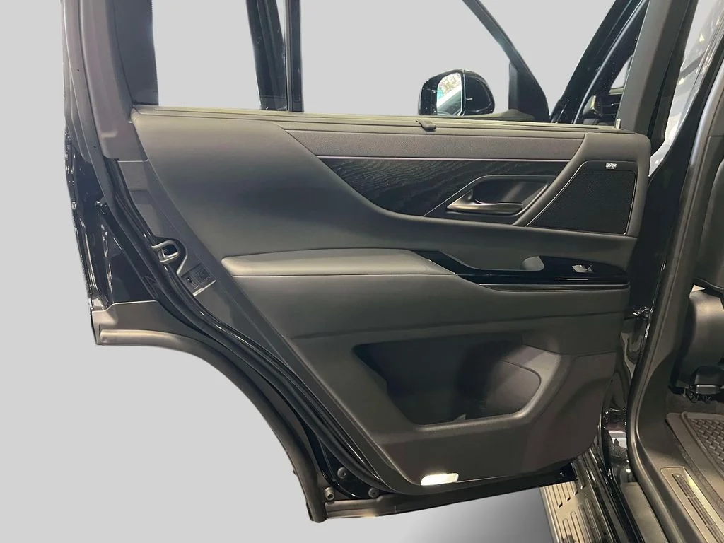 2026 Lexus LX 700h Luxury - Photo 13