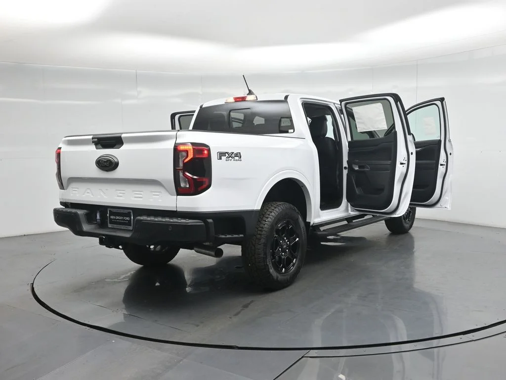 New 2026 Oxford White Ford Lariat image 4